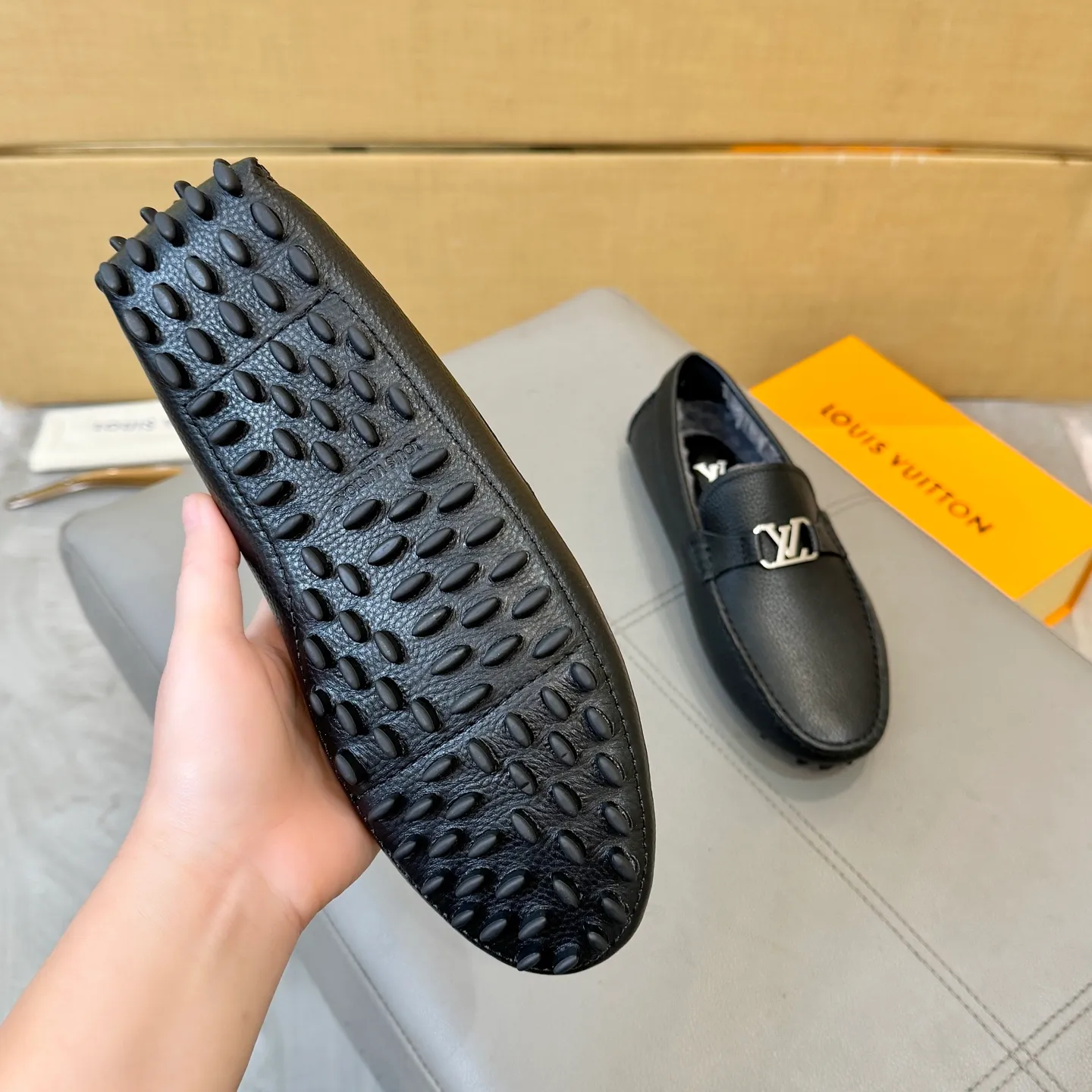 Factory price: 460💰 [LV] Autumn and winter style fur integrated 2025 men's beanie shoes (market top version) first layer cowhide ➕ real wool lining original packaging. Size: 38-45